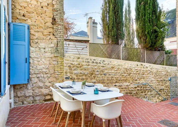 Holiday home Maison De Pecheur 4 2 Sdb Et Terrasse Trouville-sur-Mer